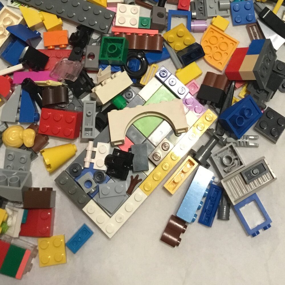 Great colorful lot of Lego pieces - lots of different shapes, colors, etc. - Picture 7 of 8